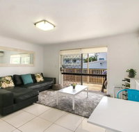 Contemporary 2 Bedroom Beachfront Apartment - Surfers Gold Coast