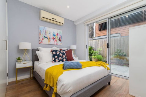 Convenience And Luxury In Carnegie - Surfers Gold Coast 2