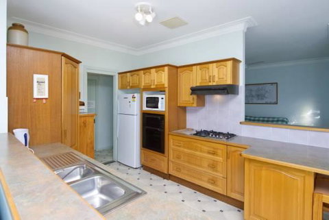 Cook St 4 - Salamander Bay - Surfers Gold Coast 3