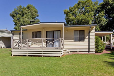 Cottage 20 - 3 Bedroom - Lake Hume Resort - Surfers Gold Coast 0