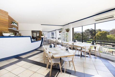 Cottage 20 - 3 Bedroom - Lake Hume Resort - Surfers Gold Coast 1