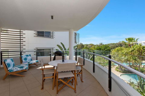 COTTON BEACH APARTMENT 35 - POOL VIEWS - Surfers Gold Coast 0