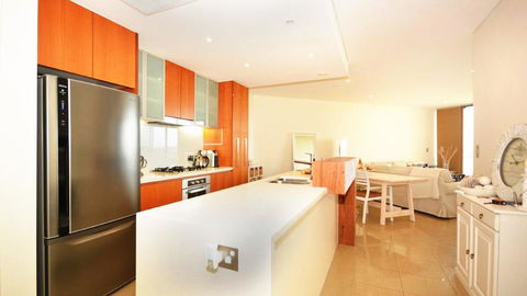 COTTON BEACH ROOF TOP 113 WITH OCEAN VIEWS - Surfers Gold Coast 2