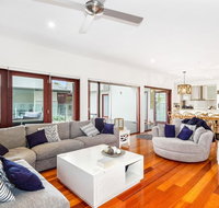Cottonwood Beach House  Corporate Boardies - Surfers Gold Coast