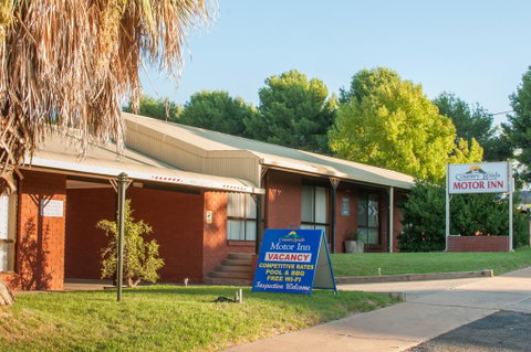 Country Roads Motor Inn - Surfers Gold Coast 2