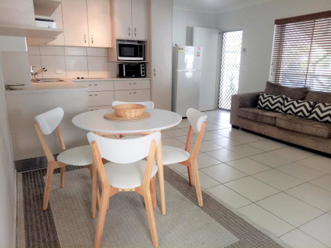 Cranbourne Court Unit 7 - Surfers Gold Coast 2
