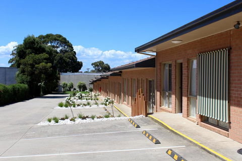 Cranbourne Motor Inn - Surfers Gold Coast 3