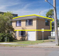 Dalwood' 1/43 Soldiers Point Road - top floor and perfect for small boat parking - Surfers Gold Coast
