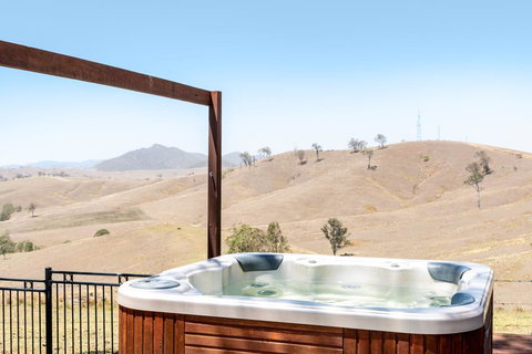 Dam It Getaway Tiny House - Surfers Gold Coast 3