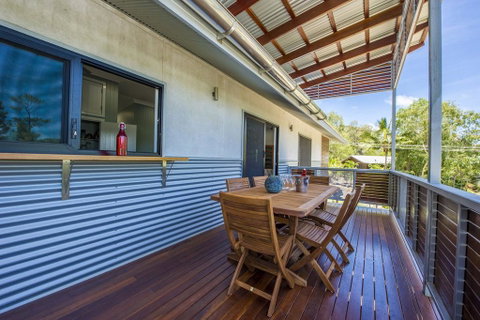 Deb's Shed - Surfers Gold Coast 2