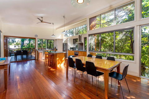 Decked Out For A Fantastic Holiday - Winnett St, Woorim (Upstairs Only) - Surfers Gold Coast 3