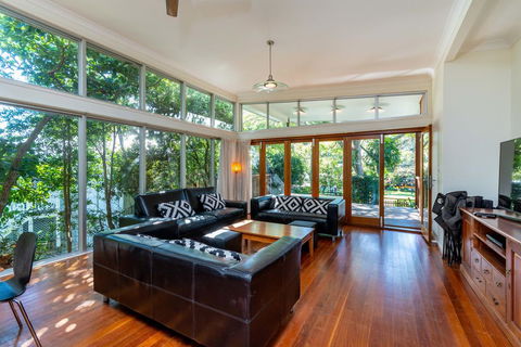 Decked Out For A Fantastic Holiday - Winnett St, Woorim (Upstairs Only) - Surfers Gold Coast 1