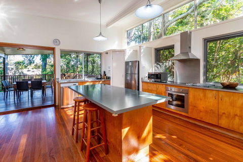 Decked Out For A Fantastic Holiday - Winnett St, Woorim (Upstairs Only) - Surfers Gold Coast 2