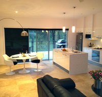 Deja Vu Estate - Surfers Gold Coast