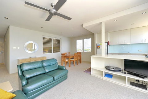 Del Rae Unit 12 - Shoal Bay - Surfers Gold Coast 2