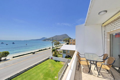 Del Rae Unit 12 - Shoal Bay - Surfers Gold Coast 0