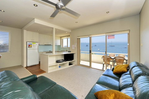 Del Rae Unit 12 - Shoal Bay - Surfers Gold Coast 1
