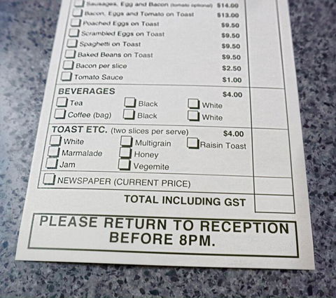 Deniliquin Country Club Motor Inn - Surfers Gold Coast 1