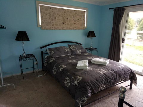 Dixiglen Farm - Surfers Gold Coast 2