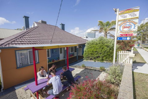 Dolphin Retreat Bunbury YHA - Surfers Gold Coast 1