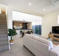 Dune Townhouse on Nautilus Way - Surfers Gold Coast