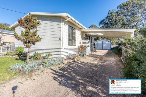 Eagle Bay Cottage - Surfers Gold Coast 0
