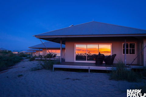 Eco Beach Resort - Surfers Gold Coast 3