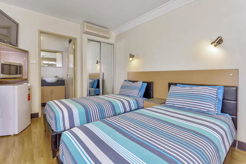 Econo Lodge Karratha - Surfers Gold Coast 2