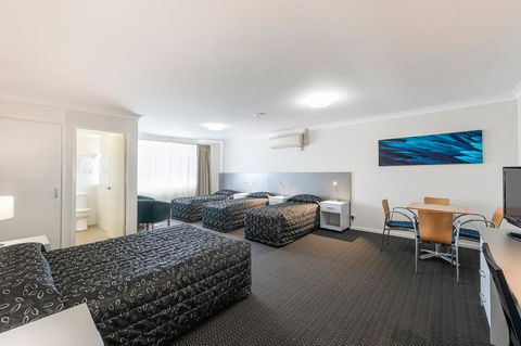 Elizabeth Motor Inn - Surfers Gold Coast 3