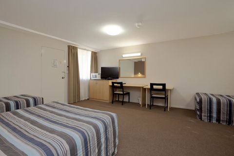 Elizabeth Motor Inn - Surfers Gold Coast 1