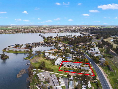 ELSINOR Townhouse 3 Mulwala - Surfers Gold Coast 3