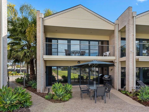 ELSINOR Townhouse 3 Mulwala - Surfers Gold Coast 0