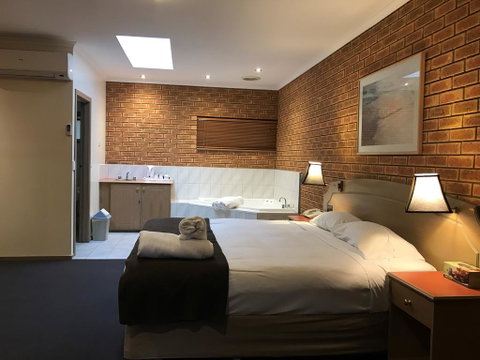Eltham Motor Inn - Surfers Gold Coast 2