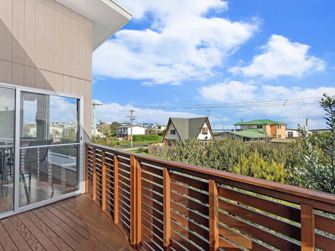 ESCAPE 2 BROPHY - Surfers Gold Coast 3