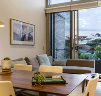 Explore Sydney from a peaceful modern apartment - Surfers Gold Coast