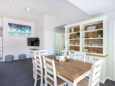 Fairway Haven Getaway - Surfers Gold Coast 2