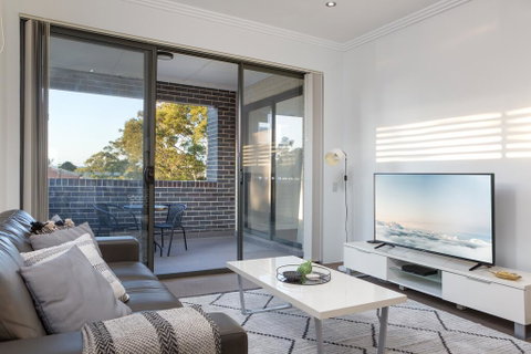 Family Size Apartment Close To Westmead Hospital - Surfers Gold Coast 2