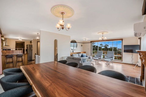 FAMILY With Children Of All Ages - Water/Bridge View - Surfers Gold Coast 2
