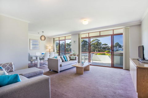 Fathoms 8 - Mollymook - Surfers Gold Coast 3