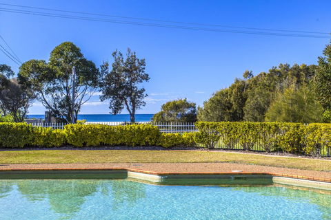 Fathoms 8 - Mollymook - Surfers Gold Coast 2