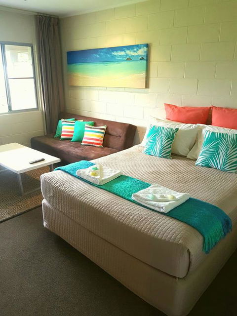 Forrest Beach Hotel/motel - Surfers Gold Coast 3