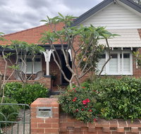 Frangipani House Cooks Hill - Surfers Gold Coast