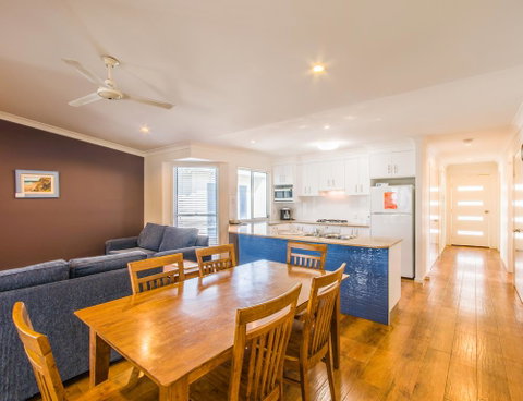 Fraser Island Beach Houses - Surfers Gold Coast 2