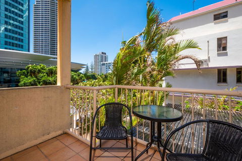Gold Coast Hostel - Surfers Gold Coast 2