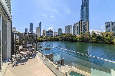 Gold Coast Private Homes - Waterfront Villas, Paradise Island