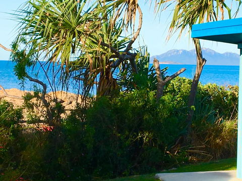 Golden Sands Beach House - Surfers Gold Coast 1