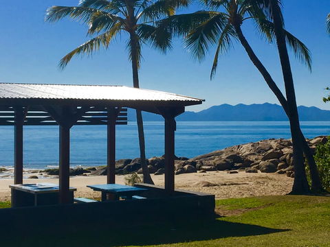 Golden Sands Beach House - Surfers Gold Coast 0