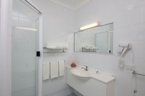 Golf Club Motor Inn Wingham - Surfers Gold Coast 3
