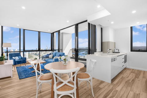 Grand Beach Views In 2-Bed Apartment With Balcony - Surfers Gold Coast 0