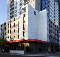 H on Mitchell Apartment Hotel - Surfers Gold Coast